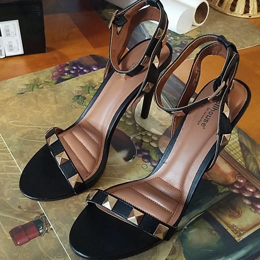 Ladies shoes